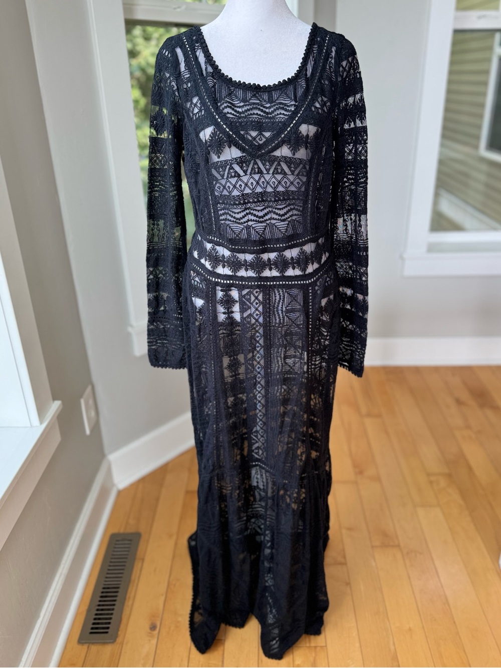 Sundance Roslyn Black Sheer Lace Long Sleeve Maxi Dress Size 2 NEW